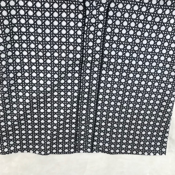 Ann Taylor Petite tank top in basket weave pattern - Picture 6 of 8